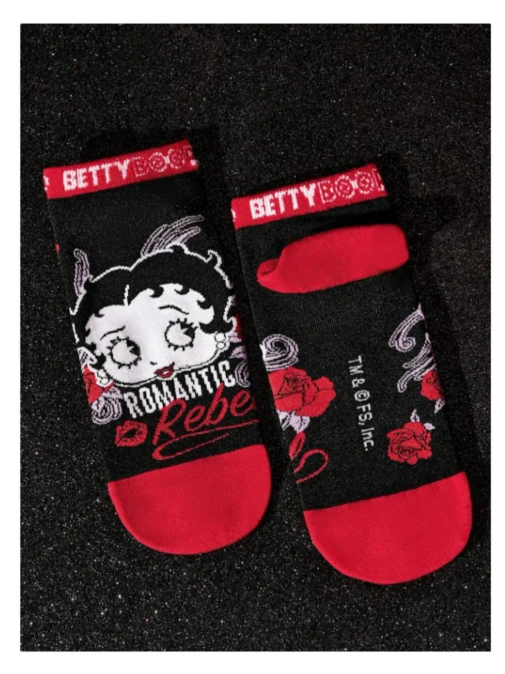 Betty Boop Women’s Ankle Socks 2-Pack – Cartoon Character, Hearts & Kiss Print